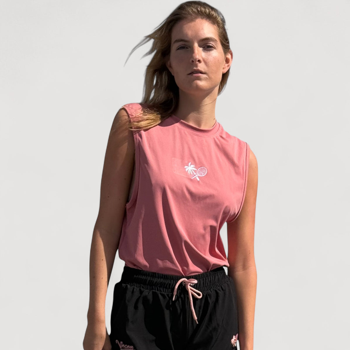 PERFORMANCE WOMEN'S COURT TANK - DUSKY PINK